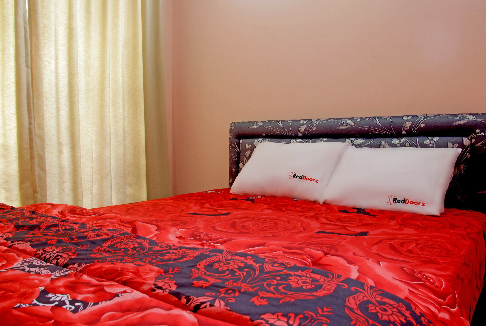 Hotel Reddoorz Near Hyperpoint Pasteur Bandung Esterno foto